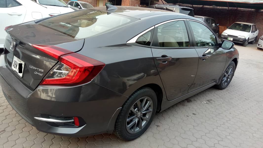 Honda Civic Oriel 1.8 i-VTEC CVT 2021 3