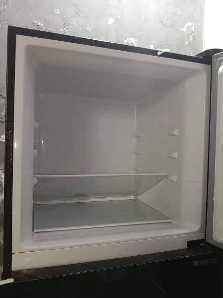 DAWLANCE GLASS DOOR FRIDGE FOR SALE 1