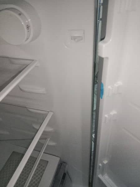 DAWLANCE GLASS DOOR FRIDGE FOR SALE 4