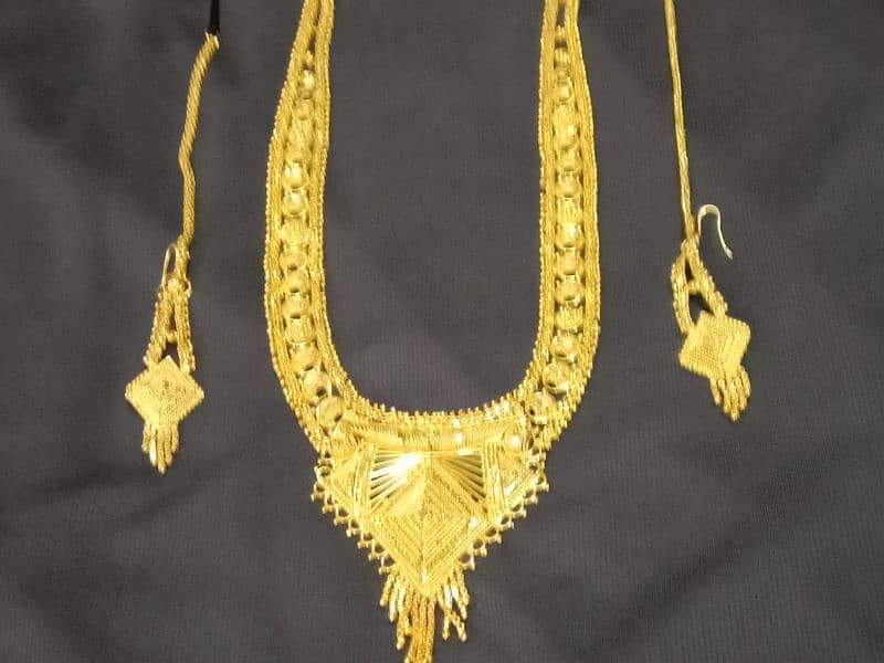 Golden Necklace 3