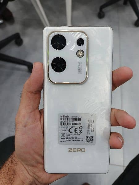 Infinix Zero 30 256/8 Pearl White 0