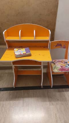 Kids table and chair with minnion