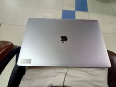 60 piece Apple MacBook Pro air excellent