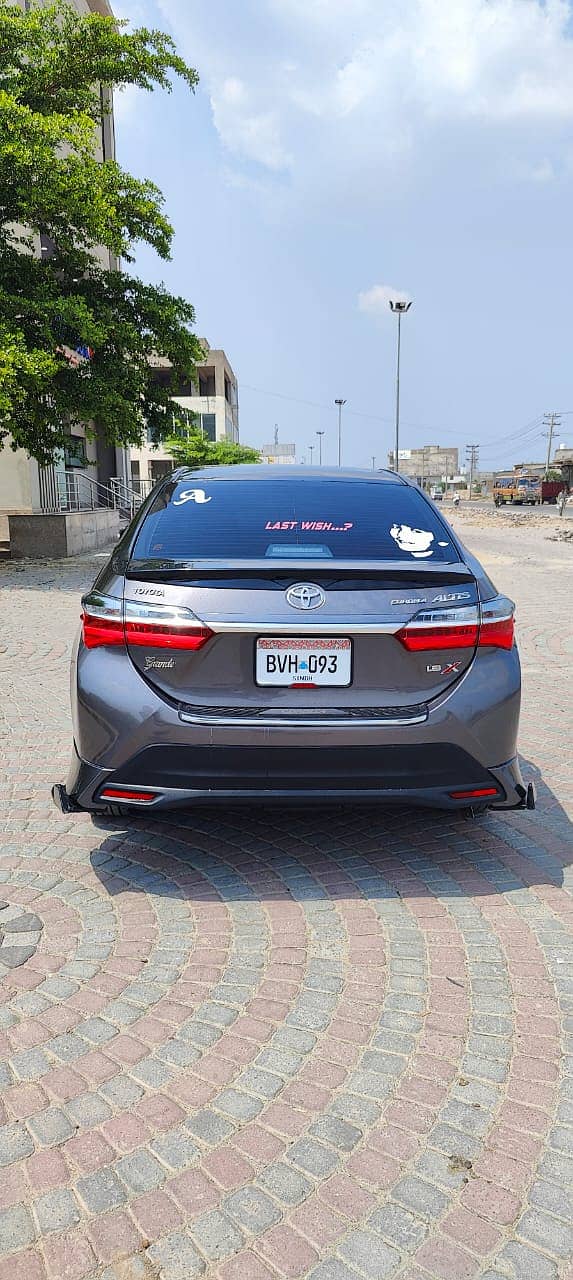 Toyota Corolla Altis 2022 Grande 2