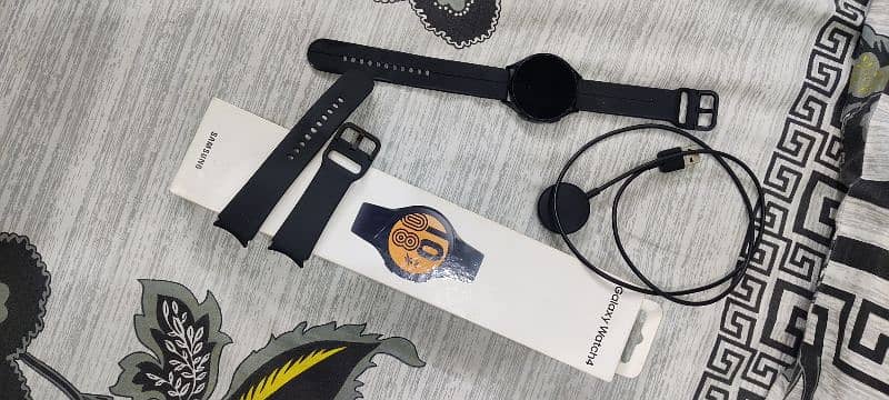 Samsung Galaxy Watch 4 (X05E) 1