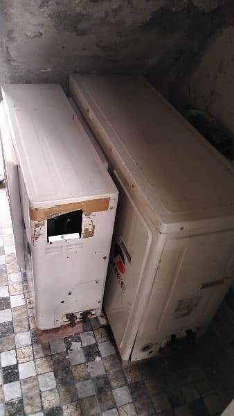 ek almaari or ek 1.5 ton ka Haier inverter with remotes 3