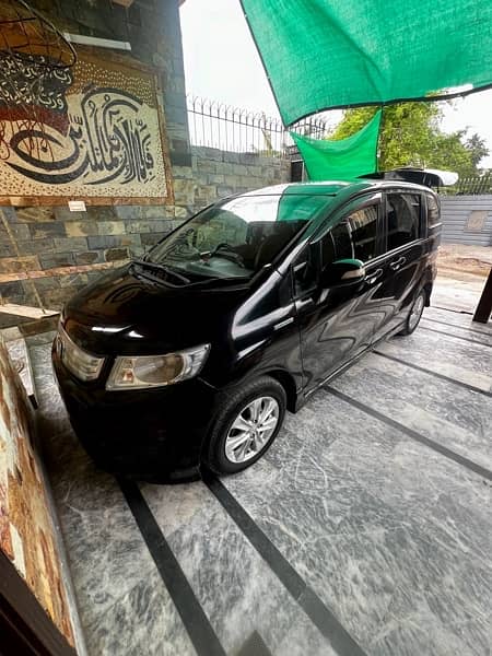 Honda Freed 2012 1