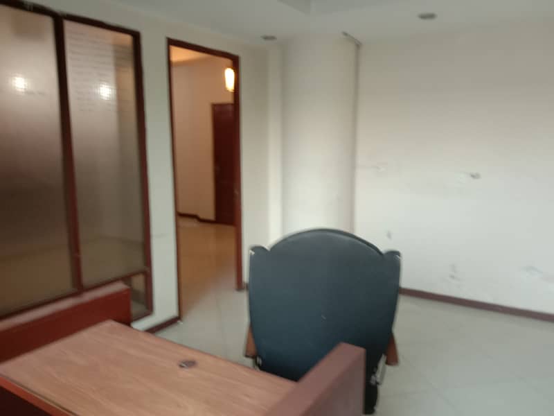 OFFICE FOR RENT IN GULBERG III 9