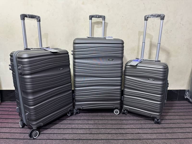 Luggage bags/ travel suitcases/ trolley bags/ travel trolley/ attachi 11