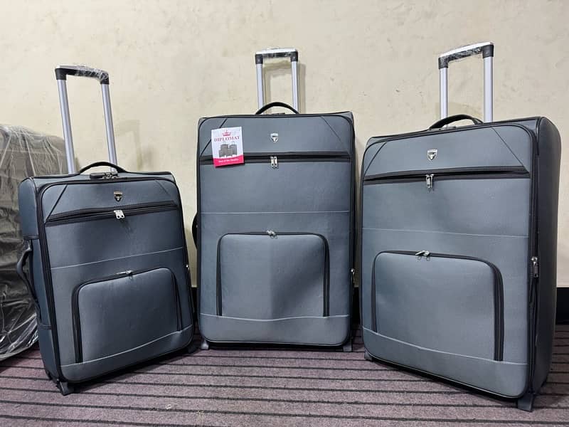 Luggage bags/ travel suitcases/ trolley bags/ travel trolley/ attachi 19