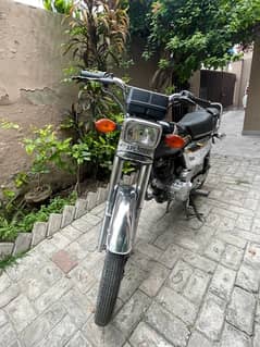 Honda 125 Special Edition