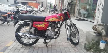 HOUNDA 125. . RED COLR. . 
FIRST OWNR BIKE. . .