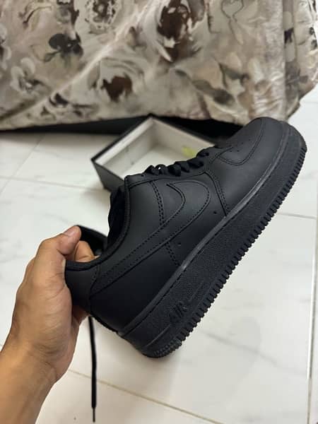 10/10 Nike AF1 airforce 1 size 40 2