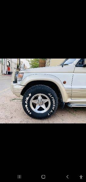 Mitsubishi Pajero 1993 exchange possible 1