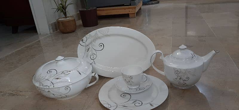 Dinner set imported 3