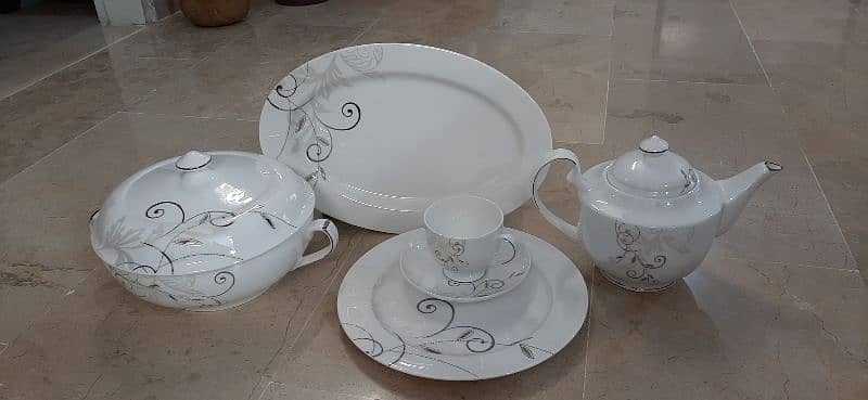 Dinner set imported 4