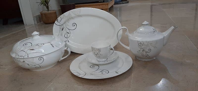 Dinner set imported 5