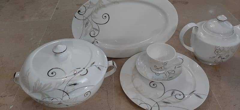 Dinner set imported 6