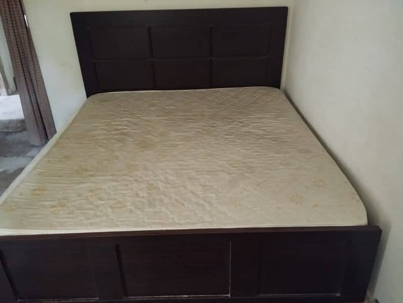 Bed with a diamond mattress. 3