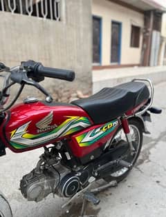 Honda CD70 2022/23 home use bike 1st onwer pH no:03059919292