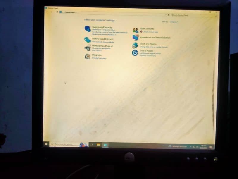 Dell 17inch Lcd monitor with power supply and vga cable 2