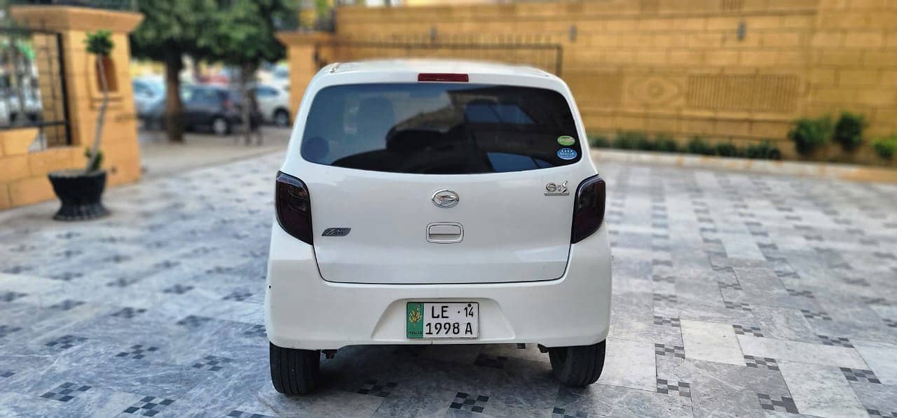 Daihatsu Mira 2012 1