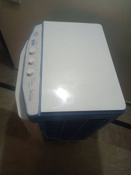 cooler is very good condition and box 3