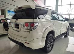 Toyota fortuner (TRD sports)