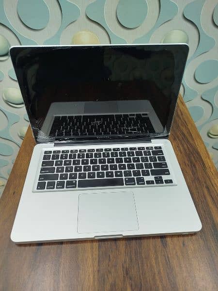 Apple MacBook Pro 2011 (13.3-inch) 1