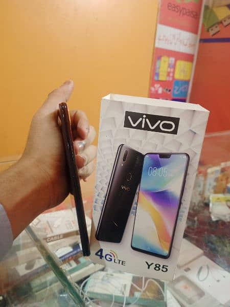 vivo y85 (4/64)Gb Ram with box and charger 2