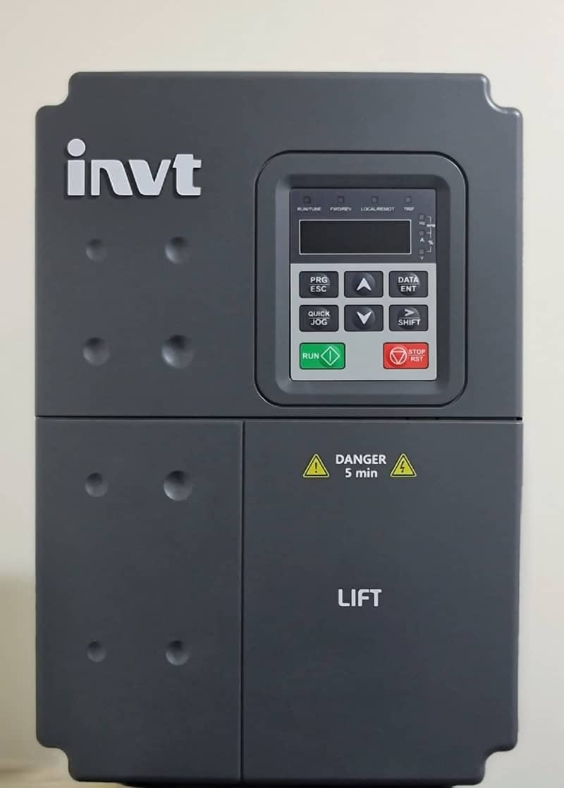 Invt inverter CHF100A-7R5G 011P-4 380V New 4