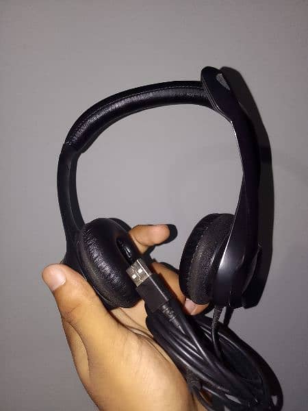 Logitech H390 USB Headset 0