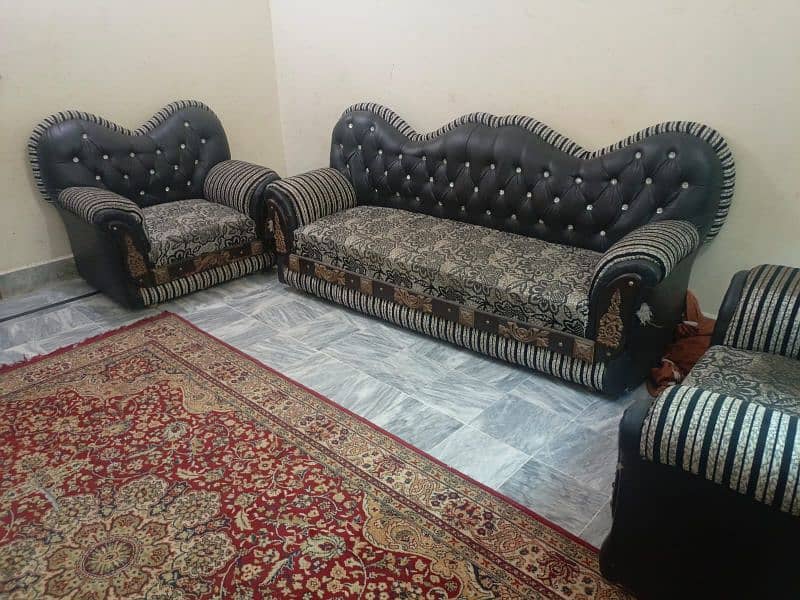 5 seater sofa set in new condition 2