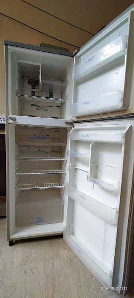 fridge in good condition 6