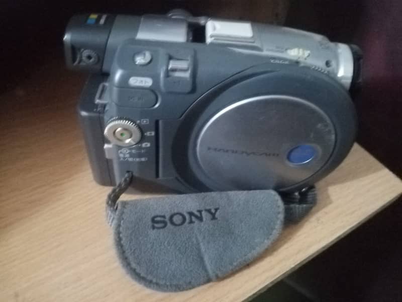 Sony DVD handi cam without charger 1