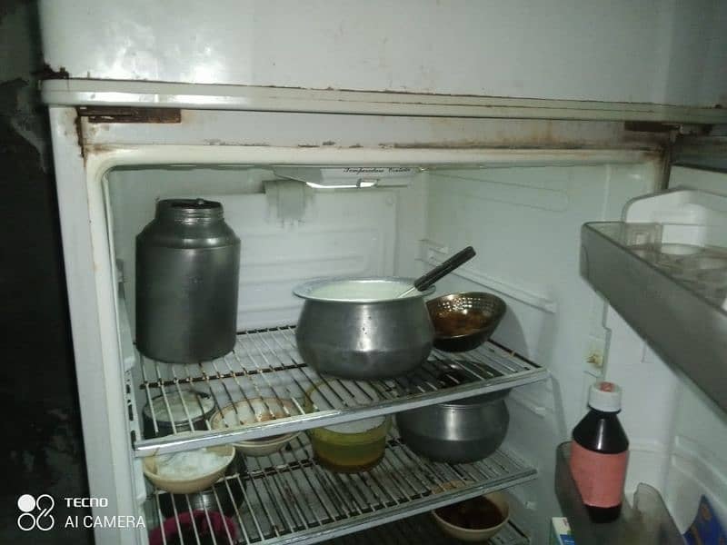 Samsung Fridge Available for Sale working 100% just side pr rusting ha 3