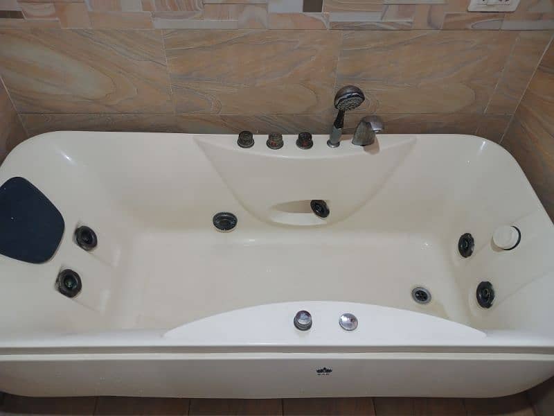 bath tub 1