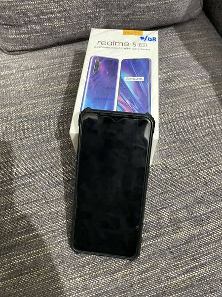 Realme 5 Pro 8 GB Complete Box 2