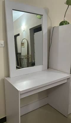 Dressing table with chester drawers