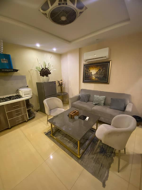 One bedroom VIP apartment for rent for 3to4 hours in bahria town 2