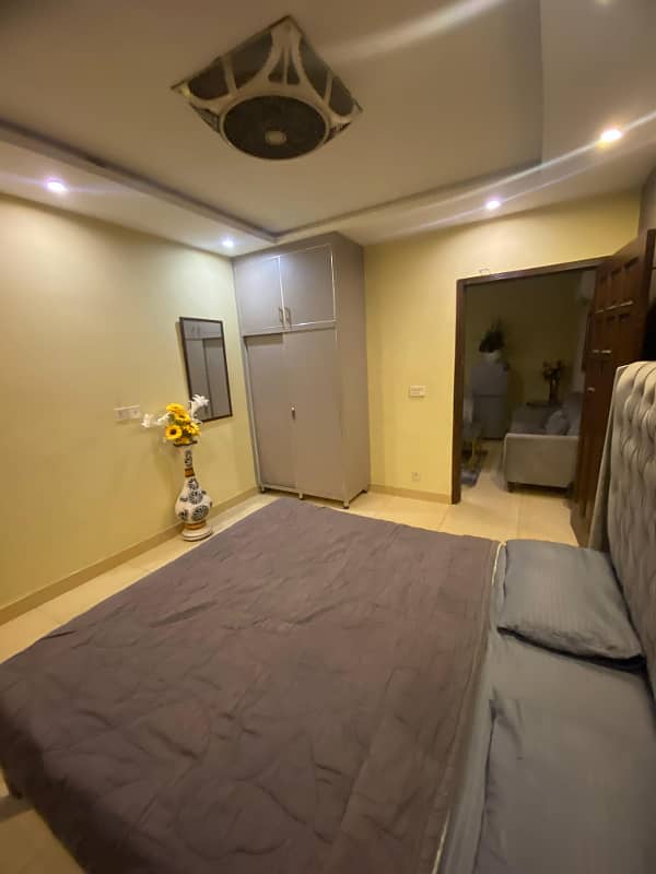 One bedroom VIP apartment for rent for 3to4 hours in bahria town 6