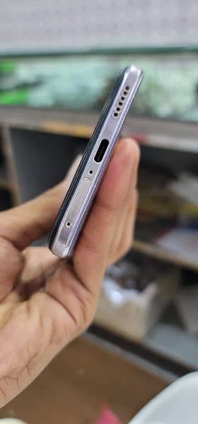 vivo v21 4