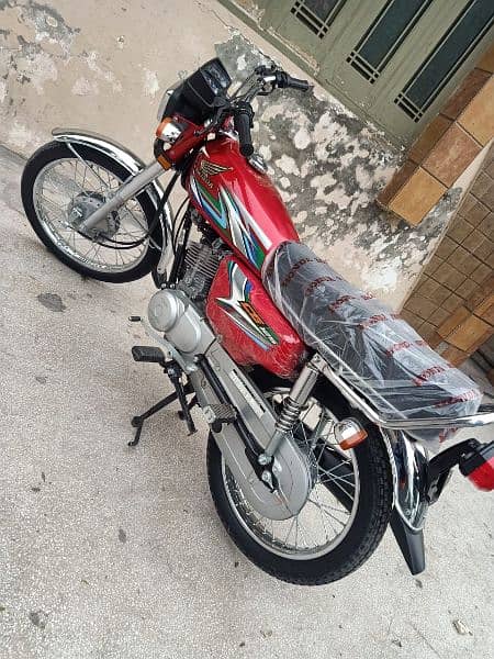 Honda 125 Model 2023 Home Use showroom Condition 3