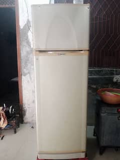 Dawlance fridge using urgent sale Karni ha