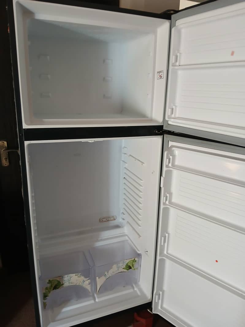 Dawlance 18 CFT Top Mount Refrigerator 91996WB Reflection (1 Year) 1