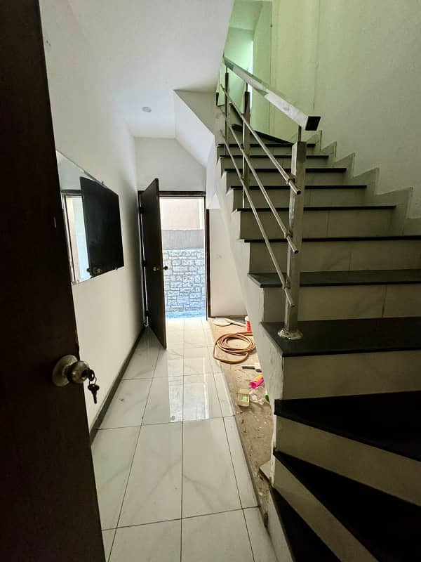 10 Marla Double Storey 70 Feet Road House For Sale In Tariq Garden Near Valencia Town Lahore 22