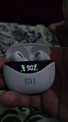 mi airpod plus display