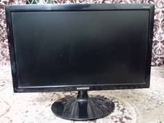 Samsung S19D300NY 18.5" monitor for sale