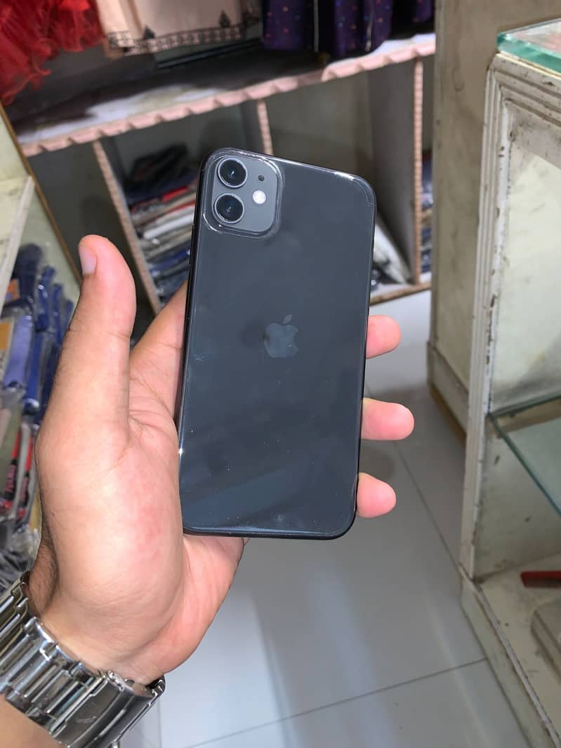 iphone 11 ( 2 months apple warranty ) 0