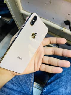 iphone xs ( condition 10/10 ) 0